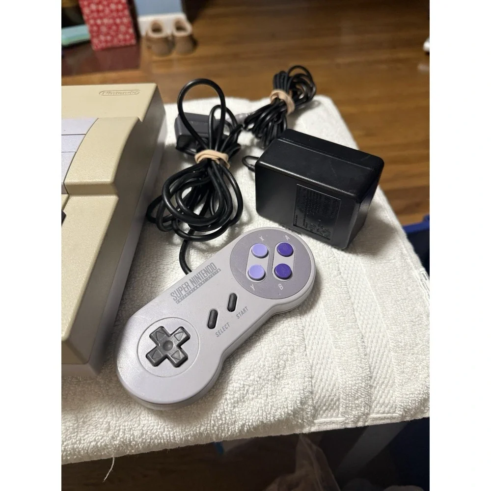 Super‎ Nintendo SNES Console Bundle With Controller , No Video Cable